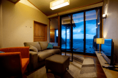 【102・海】刻一刻と変わる日本海の情景を愉しむ、オーシャンビュー和モダン客室・ダブルベッド（43平米）