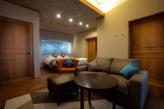 【102・海】刻一刻と変わる日本海の情景を愉しむ、オーシャンビュー和モダン客室・ダブルベッド（43平米）