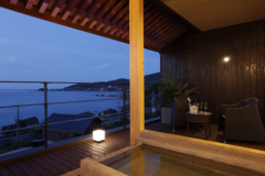 ２階客室の天然露天風呂