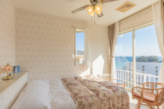 セミダブルルーム。こじんまりとしていますが落ち着けるお部屋　