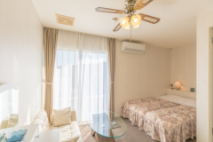 1Fダブルルーム。海を望む寛ぎ重視のお部屋　