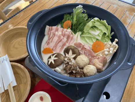 【ドームテント】コタツと鍋に癒される非日常。選べる鍋でMy style Glamping 　水辺に浮かぶフローティングサウナ利用可