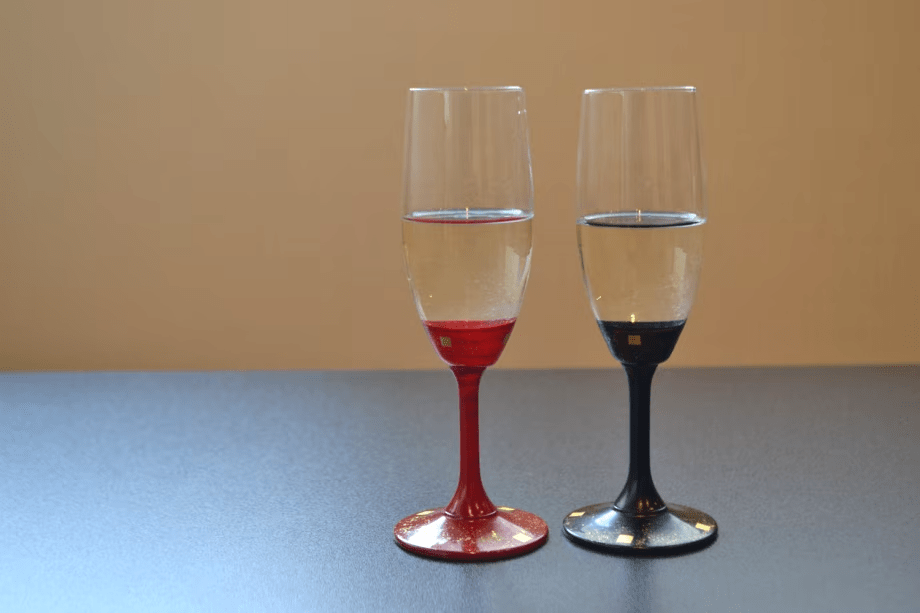 県産ワイン・地酒の飲み比べ。岩手の豊かな大地が生む芳醇な香りを味わいをぜひご賞味ください。