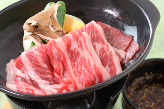 メインの岩手県産牛は、お肉のうまみを味わえるよう焼き肉でご賞味下さい。