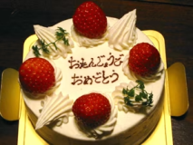 生クリーム　ホールケーキ　４号サイズ