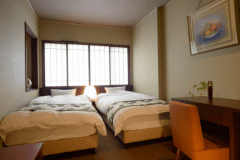 【洋室ツイン】おふたり様専用ふかふかベッドでリラックス