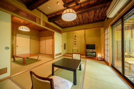 別館湯山亭6+6畳のお部屋です。