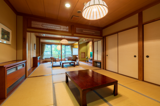 新館弘法亭の和室8+8畳のお部屋です。