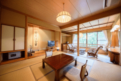 大変広々としたお部屋でごゆっくりとお過ごしいただけます。