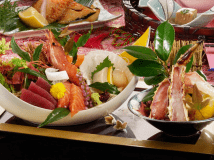 とろけるたらば蟹や新鮮な海の幸を心を込めてご用意致します。