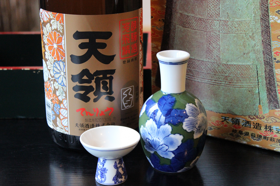 【地酒天領】やや辛口の評価だが、飲みやすく隣町萩原で造っているお酒です。 【地酒天領】やや辛口の評価だが、飲みやすく隣町萩原で造っているお酒です。