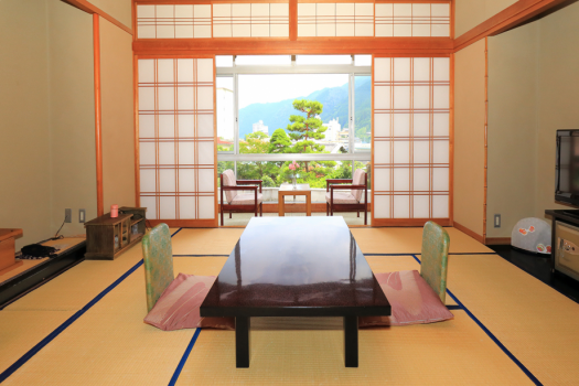 当館で1番室数の多くおすすめの和室10帖。
望川館全客室の中で、リーズナブルに景色、広さともに安心してご案内できる稼働率NO1のお部屋。
バス・トイレ(ウォッシャー付)付き
テレビは、地デジ対応
ドライヤー、バスタオル、フェイスタオル、浴衣、丹前 歯ブラシあり
◆WI-Fi環境◆
全館ご利用可能 当館で1番室数の多くおすすめの和室10帖。
望川館全客室の中で、リーズナブルに景色、広さともに安心してご案内できる稼働率NO1のお部屋。
バス・トイレ(ウォッシャー付)付き
テレビは、地デジ対応
ドライヤー、バスタオル、フェイスタオル、浴衣、丹前 歯ブラシあり
◆WI-Fi環境◆
全館ご利用可能