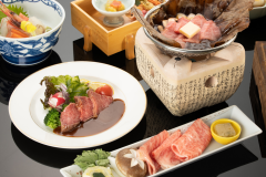 最高ランク飛騨牛をアレンジしてお召し上がり頂きます。焼く、煮る、炙るで色んな角度から飛騨牛をお楽しみ下さい。