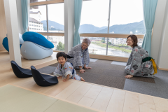 ロフトベットルーム【湯ヶ峰】
お子様やお仲間内で自由に使えるスペースもあります。景色眺めるもよし!!ゲームするのも良し♪