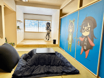 温泉むすめ下呂美月ちゃんが一杯の和室。
奥で一緒に記念写真をお撮りください。