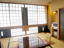 ＜お任せ客室＞
空き状況により8畳和室またはその他客室となります。
ご指定できません。