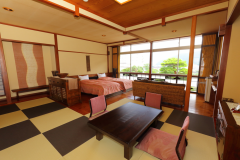 【和洋室六花選】
フローリングと琉球畳でアジアな雰囲気を演出しております。
トイレ+バス付、wifiも利用可です。