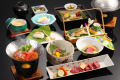 飛騨牛を使用した夏の和食会席料理【なごみ会席】
地元料理鮎の塩焼きや朴葉すしと地元特産トマトを使用した夏鍋はファン続出の一度食べるとまた食べたくなる味♪