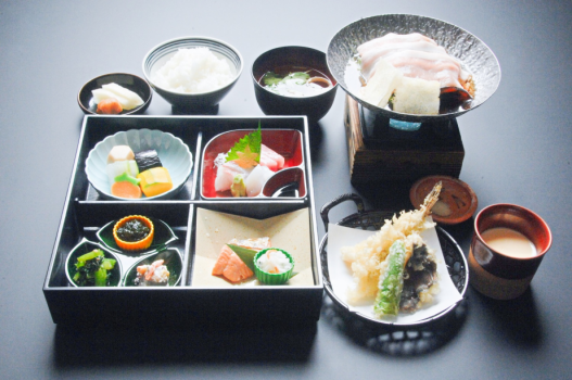 松花堂弁当