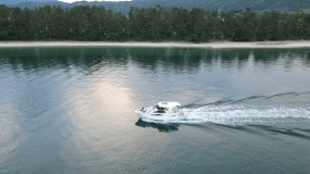 クルーザーSR330で巡る、あなただけのプライベート海遊び～花菖蒲～