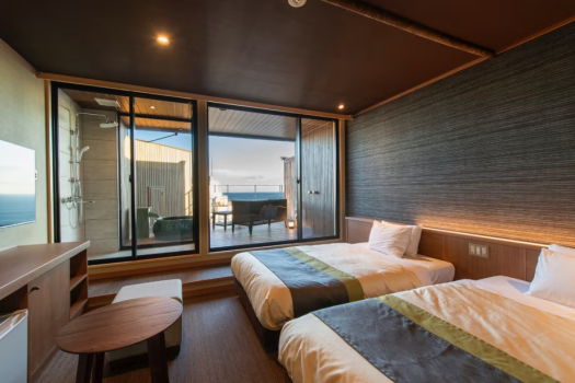 Modern Japanese Twin Room 706 with Open-Air Bath