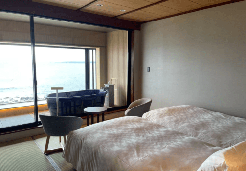 露天風呂付和モダンベッドルーム