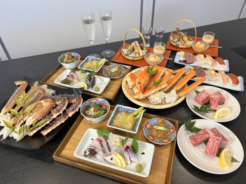 【百福豊穣　会席メニュー】
※写真は2人前イメージです。
※フェアや季節に応じて変わるお料理がございます。
※食べ放題ではないお料理が含まれます。
※仕入れ状況等により、予告なくメニューや食材が変わる場合がございます。