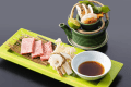 松茸の土瓶蒸し（松茸・エビ・鶏肉・紅葉麩・すだち）／富山酒粕育ちサーロインと松茸　トリュフソース