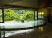 ◆天然温泉『千寿の湯』◆雄大な景色を眺めながら、ゆったりとした時間が流れます。お湯はなめらかな湯触りで、特に美肌効果があります。湯上がりには肌がしっとりとしていることを実感できる温泉です。