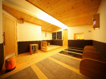 稀なスチームを備えた三種の異なった効能の石を備えた岩盤浴ルーム
低温ながら効能抜群でございます