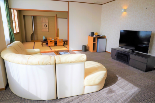 [Secondary Building] Special Japanese-Western style room with private open-air bath