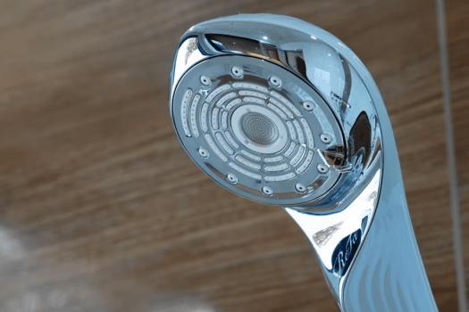 ●シャワーヘッド / FINE BUBBLE U -ファインバブルU
それはまるでスキンケア。水と泡の力だけで、素肌はもっと、すこやかに美しくなれる。