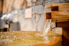 地下2,000mから汲み上げられた2種類の源泉をお楽しみ下さい。