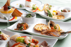 地元津山や岡山の味覚をふんだんに散りばめたディナーブッフェ（イメージ）