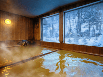 【大浴場】大浴場は一晩中入浴可能☆疲れた身体に源泉温泉がじんわり包み込みます。