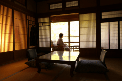 本館和室8畳【楽】　のお部屋でほっと一息・・・「のんびりするね・・・」