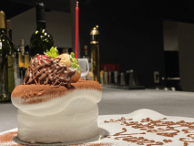 自家製ホールケーキをご用意しております。
メッセージやご提供のタイミングなどお気軽にお申し付けください。
花束などのご注文も承っております。
素敵な記念日になるよう、精一杯ご用意させて頂きます。