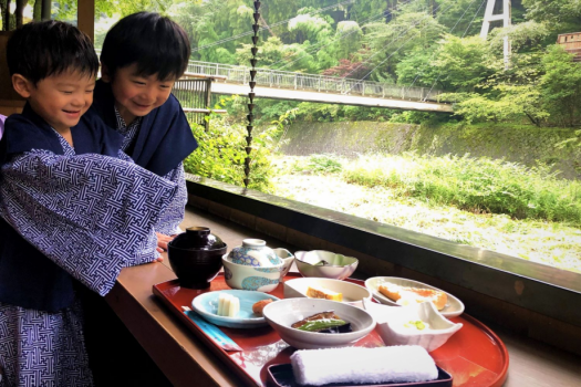 テラスでの朝食で、お子様との非日常のひと時を
