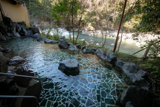 渓流沿い大浴場露天風呂