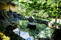 渓流沿い大浴場露天風呂