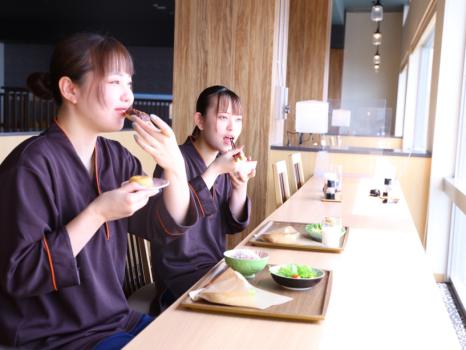 海を眺めながらのご朝食