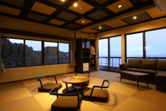 【NEWオープン】客室及びバスルームから富山湾と立山連峰の眺望を望む和モダン角部屋客室C