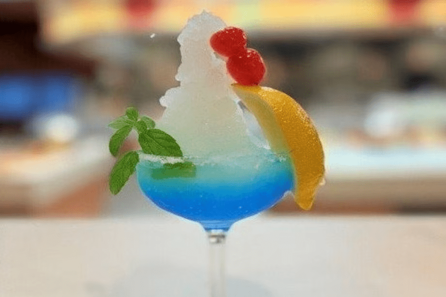 樹氷をイメージした「樹氷カクテル」♪