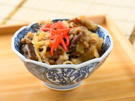 朝食には、月岡ホテル名物【米沢牛の牛鍋丼】お子様にもうれしい一品。