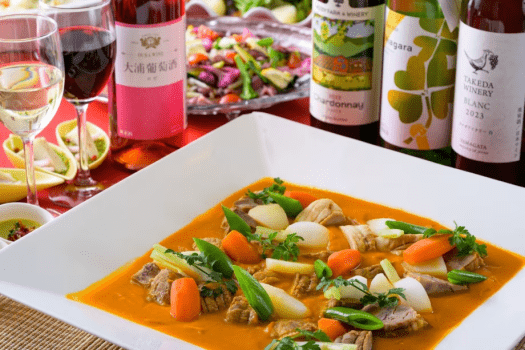 春の彩鮮やか肉料理は、ワインやスパークリングワインとご一緒に。