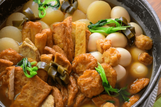 お出汁のしみた大根やたまご、練り物。ほかほかでやさしいお味の心安らぐ一品。