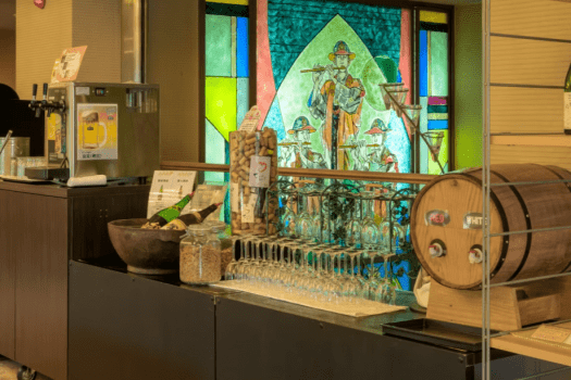 【Garden Bar&Cafe 仙渓園~フリーラウンジ】ワインに日本酒ほか種類豊富にご用意。 【Garden Bar&Cafe 仙渓園~フリーラウンジ】ワインに日本酒ほか種類豊富にご用意。