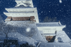 雪が降るかみのやま城。この季節ならではの静かで幻想的な写真が撮影できる人気スポット。