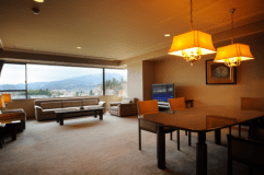 北の丸９Ｆ貴賓室「観月」　山形の調度品にこだわった贅沢な客室