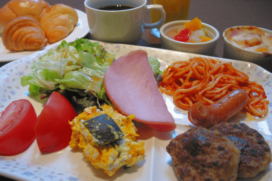 朝食バイキングの一例（洋食）